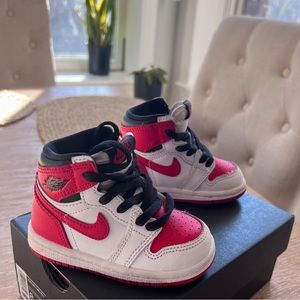 Nike Air Jordan 1 Retro High OG Shoes